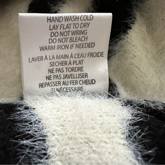 Peck & Peck Sweater Black Ivory Zebra Print V-Neck Oversized Soft Fuzzy Large - Picture 10 of 12